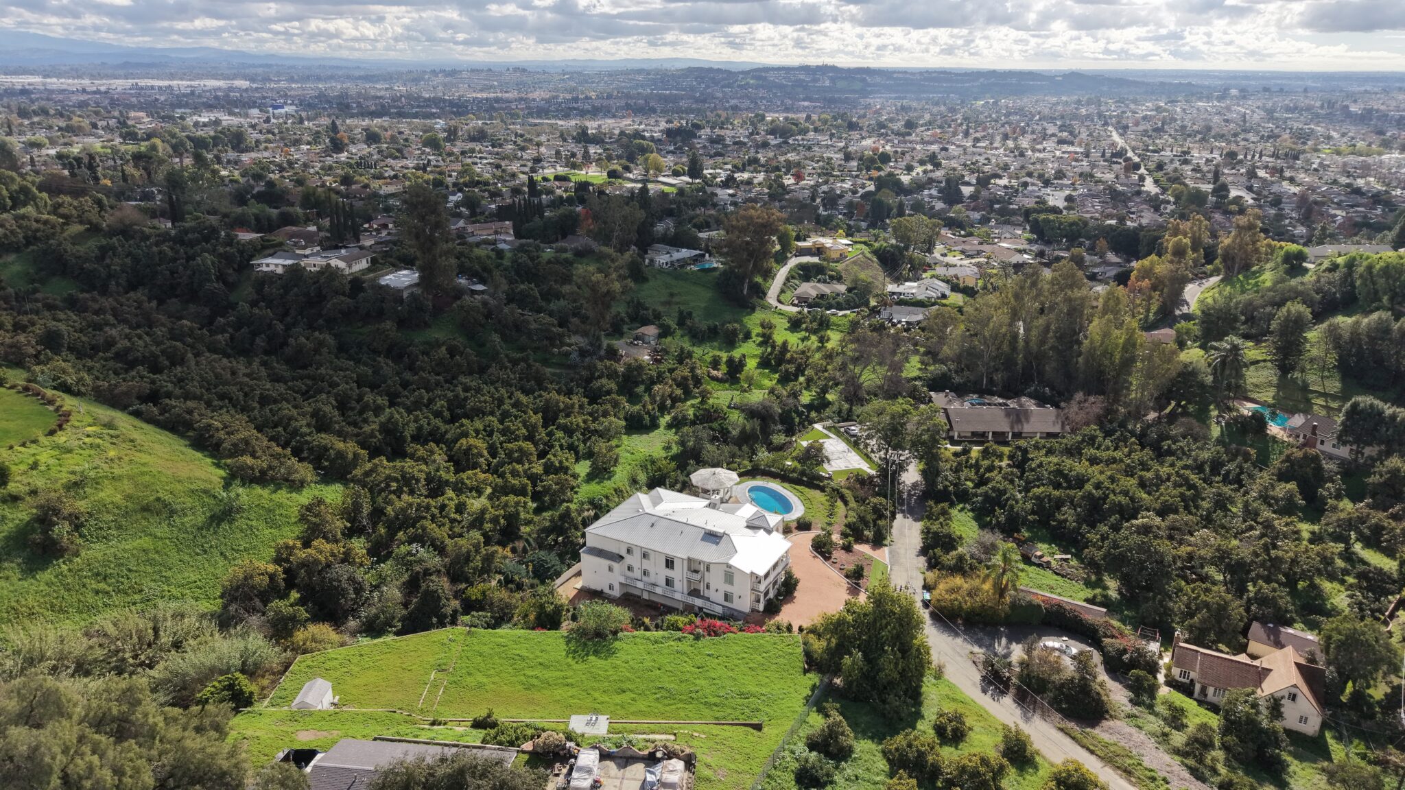 La Habra Heights — estate properties and terrain
